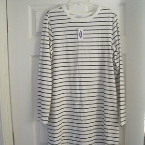 OLD NAVY WHITE AND BLACK STRIPED LONG SLEEVE DRESS XL TALL NWT $45.00.